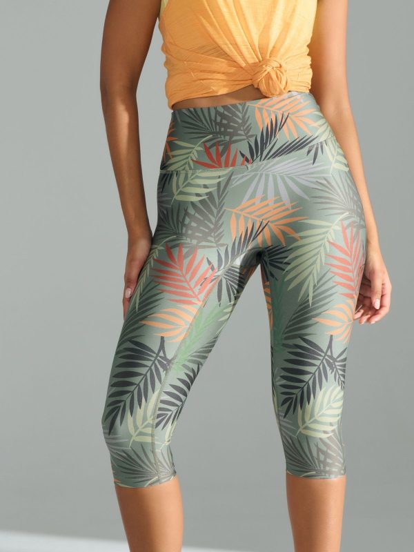 XINQTRADE72364 Palm Print Active Power Capri Leggings - Image 4