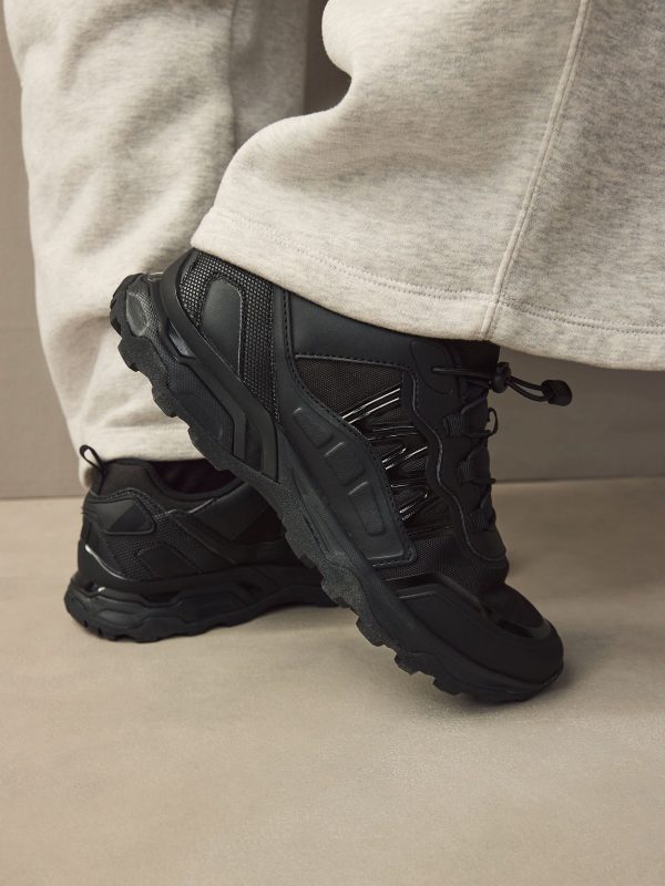 XINQTRADE72329 Black Elastic Toggle Laces Trainers - Image 2